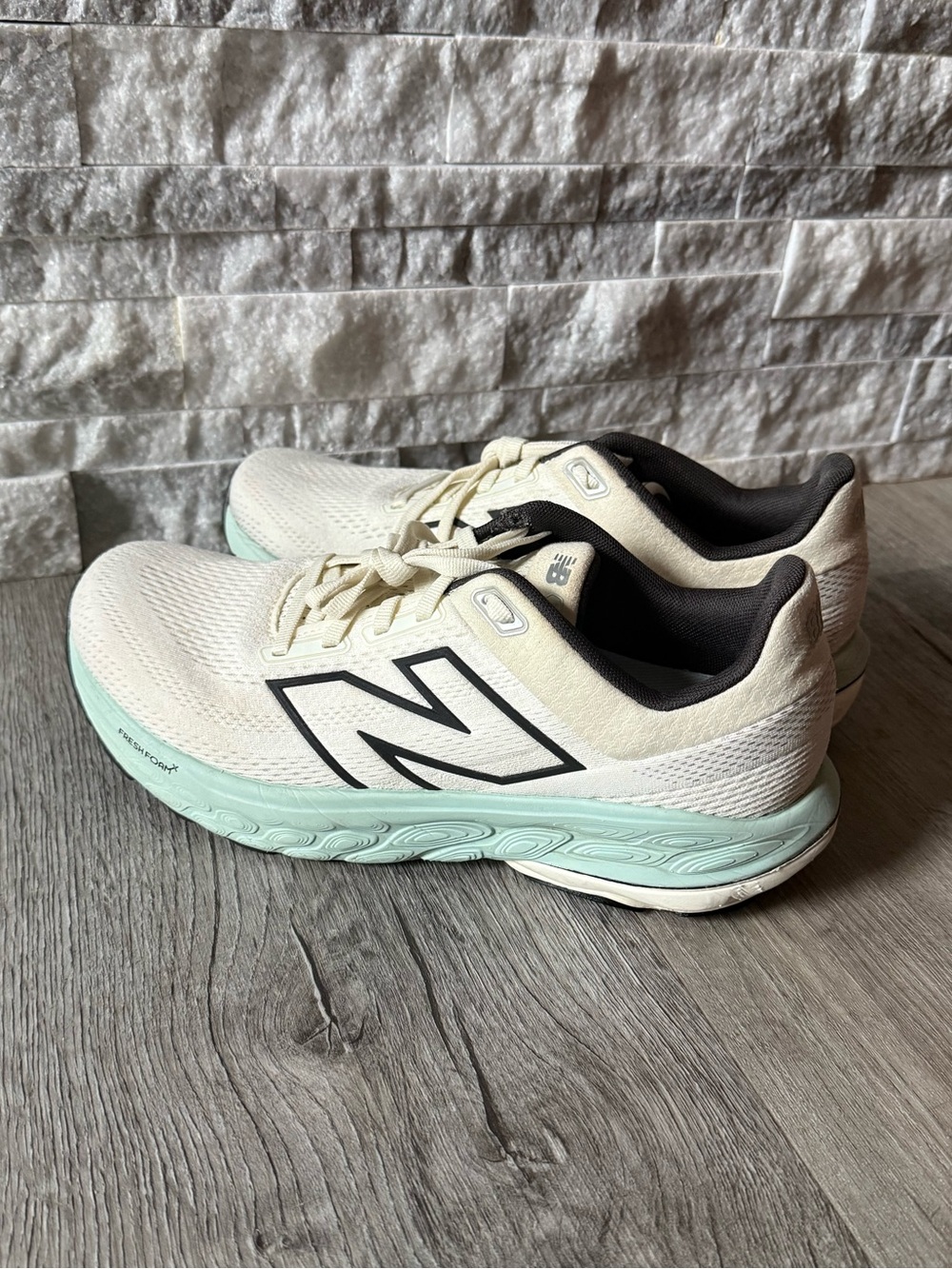 New Balance Fresh Foam X 860v14 Women’s Running Shoes Size 9 Sea Salt/Mint